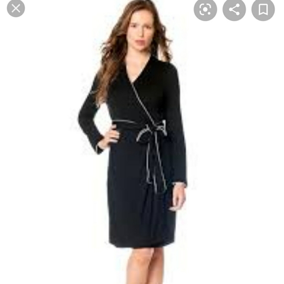 A Pea in the Pod Other - A Pea in the Pod Maternity soft thin w/pocket Robe